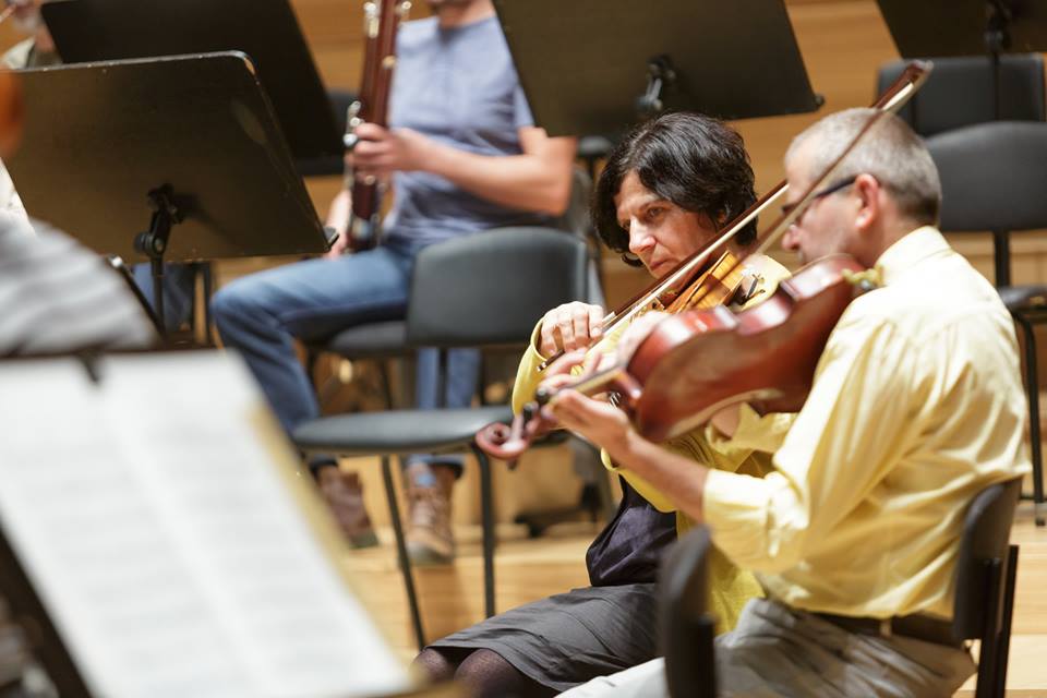Orkester Slovenske filharmonije
dirigent György Győriványi Ráth
Dubravka Tomšič Srebotnjak klavir
Wolfgang Amadeus Mozart: Figarova svatba, uvertura, K. 492
Wolfgang Amadeus Mozart: Koncert za klavir in orkester v D-duru št. 26, K. 537
Franz Schmidt: Simfonija št. 4 v C-duru