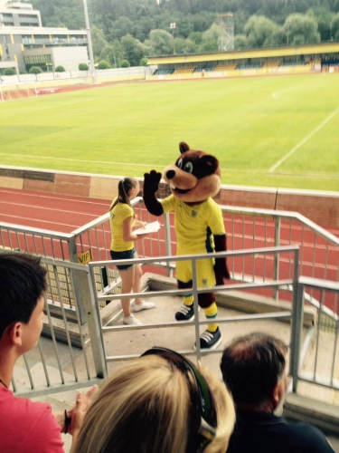 
				Nova maskota ‪#‎NKDomzale‬ je bober Domži, ki že zabava udeležence navijaškega parka! Pridite tudi vi! ‪#‎skupajdovrha‬ ‪#‎domzi‬			