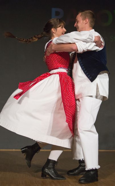 
				Anja Cizel in Bojan Staniša sta zmagovalca drugega tekmovanja parov v ljudskih plesih (foto: Matevž Cerar)<br>
			