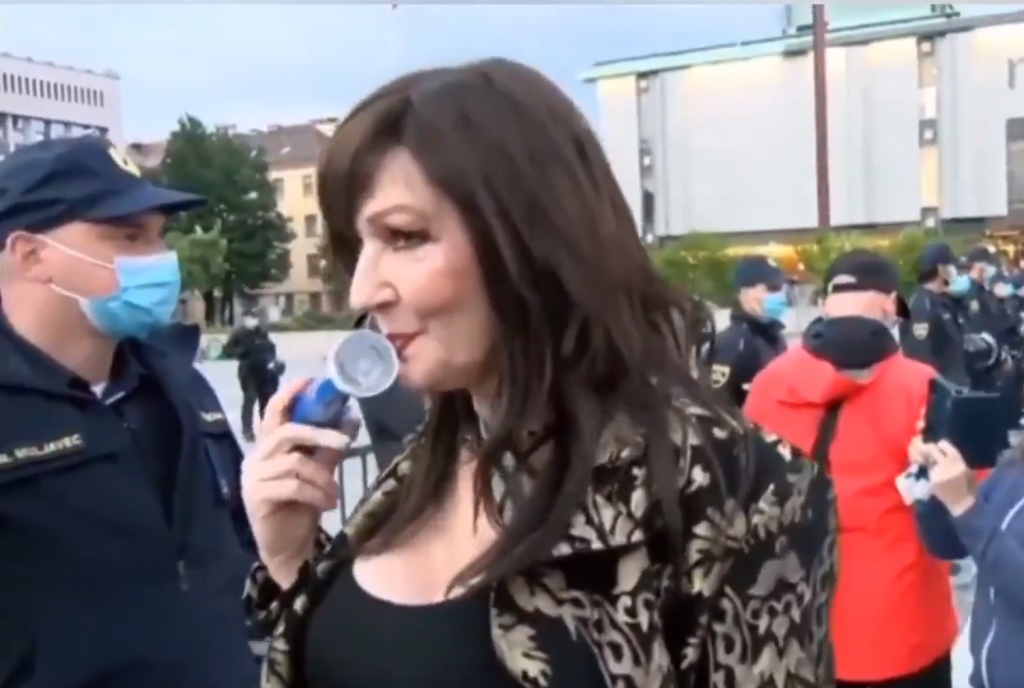 				Kolesarski protestniki, norčevanje in izzivanje policistov, Ljubljana 2020			