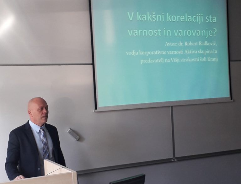 				Dr. Robert Radkovič je bil svetovalec generalnega direktorja Slovenske policije Marjana Fanka			