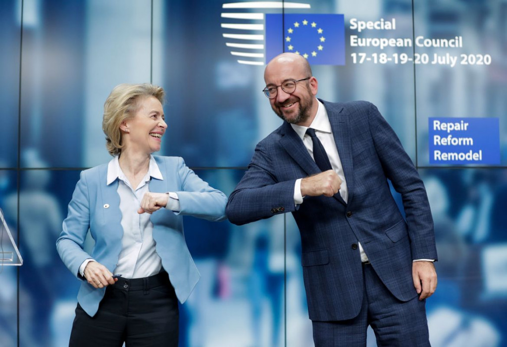 				Pozdrav predsednice Evropske komisije Ursule von der Leyen in predsednika Evropskega sveta Charlesa Michela po sklenjenem dogovoru			