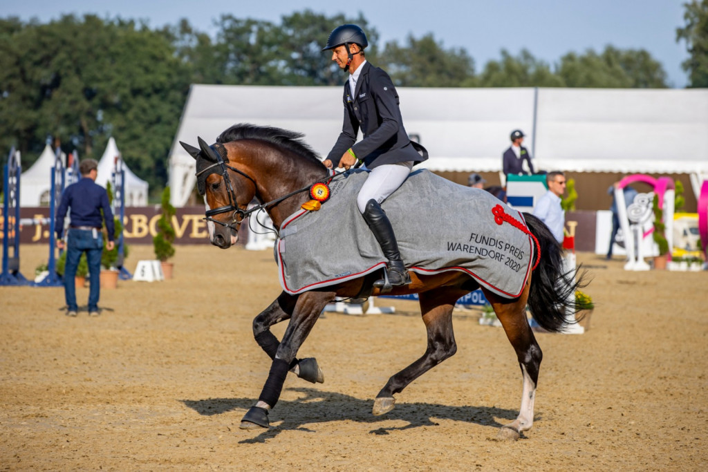 Žrebec Cashmere, ki je ob rojstvu ostal brez mame, je tudi tokrat dokazal, da ima voljo, moč in veliko &scaron;portno srce. 
