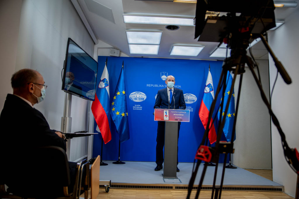 				Predsednik vlade Janez Janša predstavil ukrepe za zajezitev širjenja okužbe s koronavirusom			