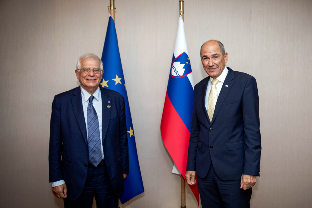 				Janez Janša z visokim predstavnikom Evropske Unije za zunanje zadeve in varnostno politiko Josepom Borrellom			