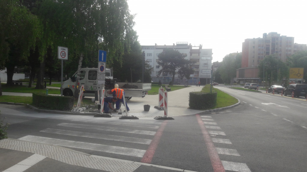 				Še en utrinek z obnove sveže prenovljene Slovenske ceste			