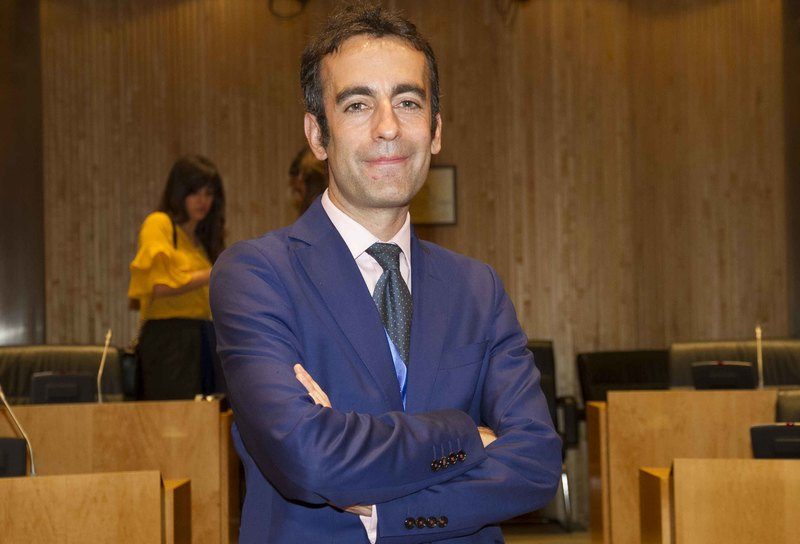 
				Španski sodnik Manuel Ruiz de Lara, ki je razsodil v korist treh evropskih klubov. (Foto: Posnetek zaslona-Confilegal)			