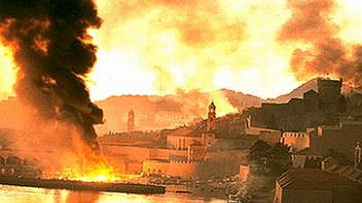 				Dubrovnik je bil tarča obstreljevanja agresorske JA z morja in kopnega			