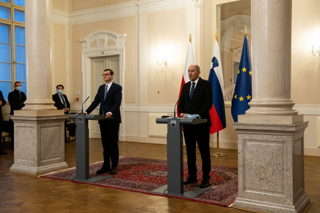 				Delovnemu kosilu je sledila tiskovna konferenca obeh predsednikov vlad. Foto KPV			