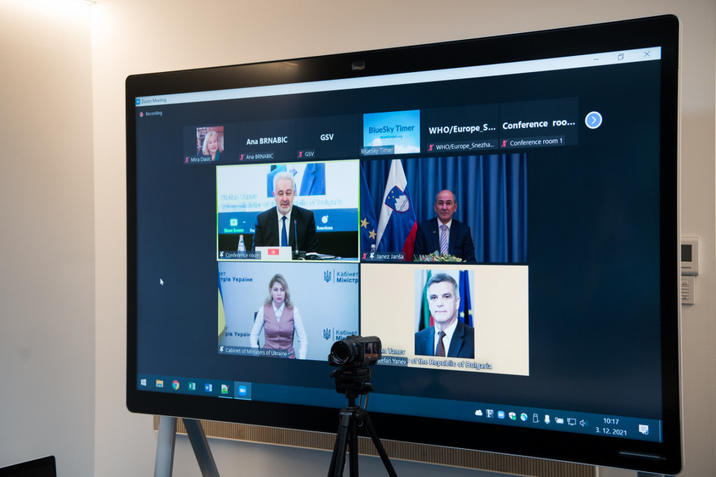 				Predsednik vlade Janez Janša se je preko avdio-video povezave udeležil vrha Srednjeevropske pobude. | Avtor Kabinet predsednika vlade			