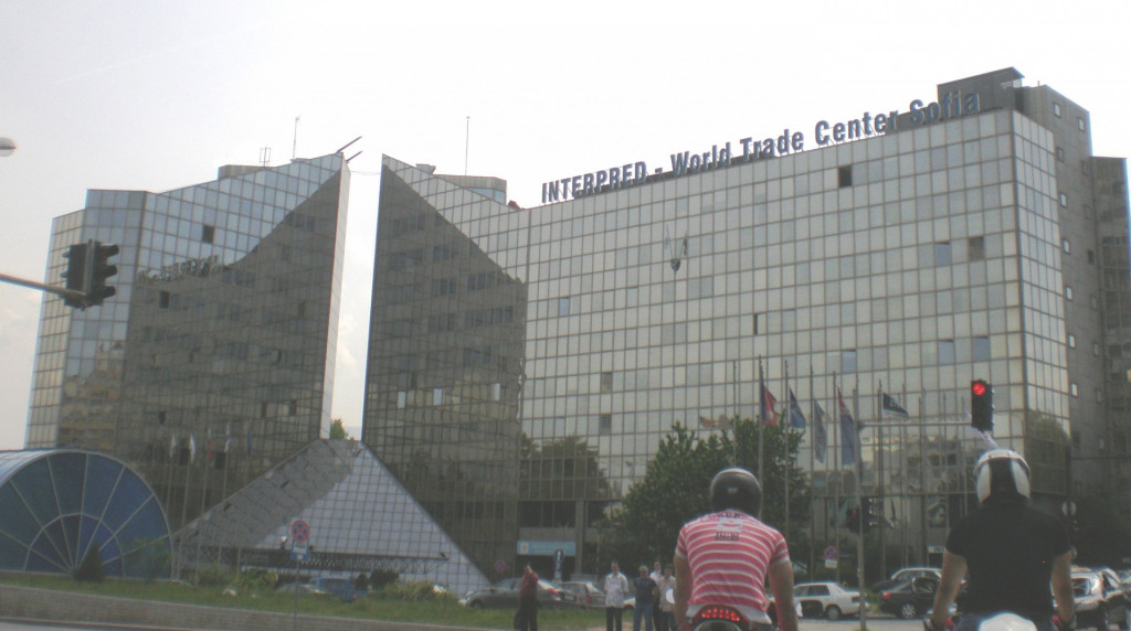 
				Sedež bolgarske podružnice NLB- West East Bank se nahaja v stavbi Svetovnega trgovinskega centra v Sofiji. Naslov banke je  36 Dragan Tsankov Blvd. 1040 v Sofiji. (Foto: Posnetek zaslona- Wikipedia)			