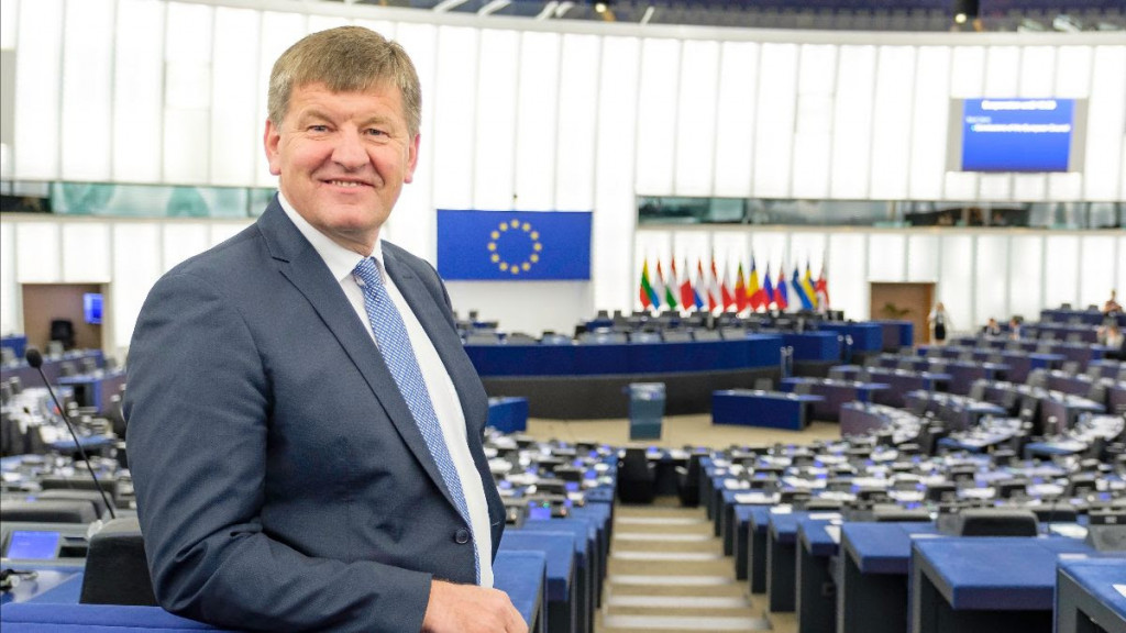 				Franc Bogovič: Na decembrskem plenarnem zasedanju Evropskega parlamenta, namesto razprav o resoluciji bolj odmevajo pohvale Sloveniji glede njenega odličnega predsedovanja Svetu EU, ki se ta mesec zaključuje.			