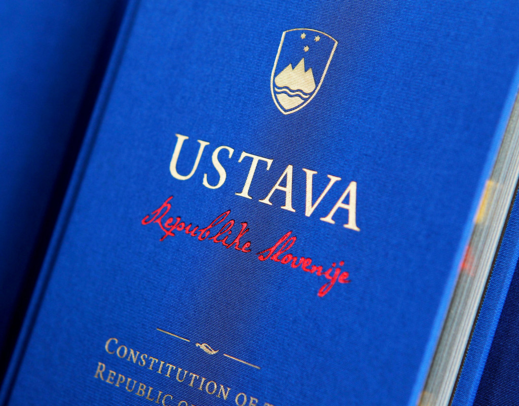 S 179 glasovi za je republiška skupščina 23. decembra 1991, na prvo obletnico plebiscita o samostojnosti Slovenije, sprejela novo ustavo. Foto: nova24tv