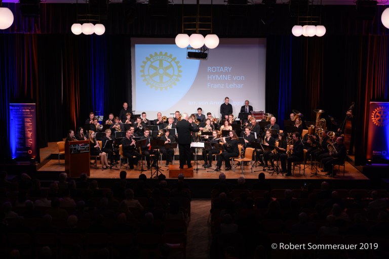 
				Koncert Rotarijskega orkestra v Lipnici. Fotografija: Robert Sommerauer.			