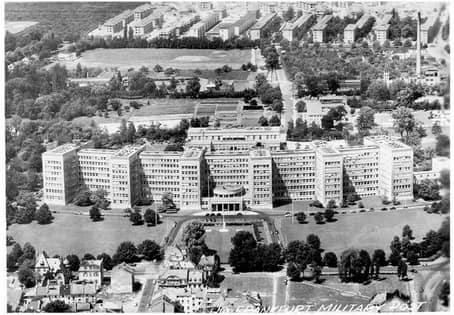 
				Stavbni kompleks IG Farben je bil leta 1950 v celoti ohranjen.			
