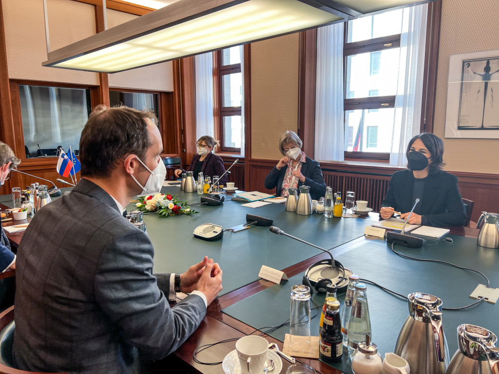 				Minister dr. Logar na pogovoru  z ministrico za zunanje zadeve Zvezne republike Nemčije Annaleno Baerbock | Avtor Ministrstvo za zunanje zadeve			