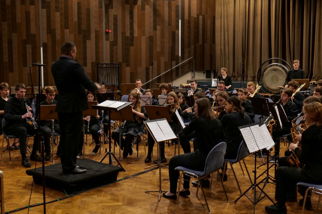 
				Pihalni orkester Glasbene šole Ljubljana Moste-Polje			