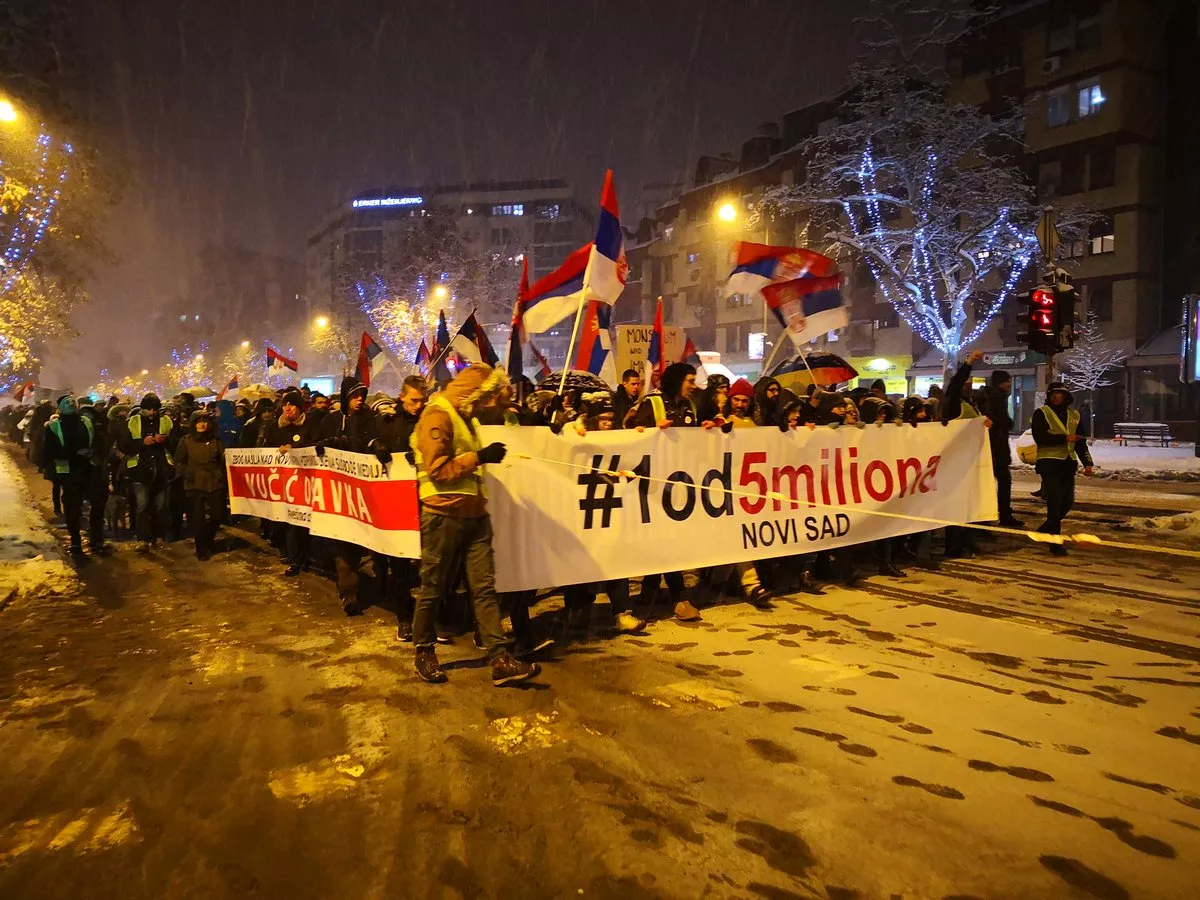 Hiljade ljudi na ulicama u Srbiji, u subotu protesti u Beogradu